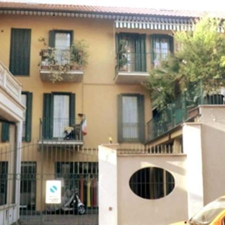 Apartment Near Metro Torino Esterno foto