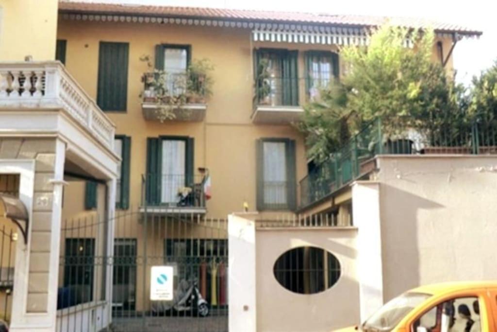 Apartment Near Metro Torino Esterno foto